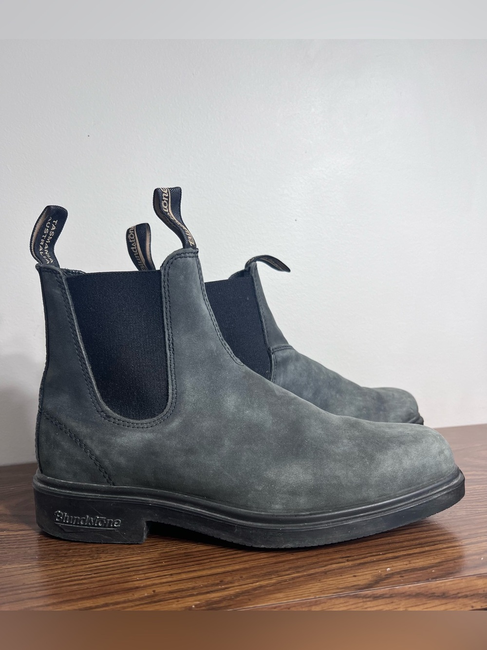 Blundstone 1308 Chisel Toe Rustic Boots Women’s size 9 (US) s